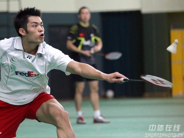 锋都充满悬 锋都充满悬